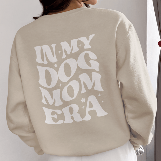 In my dog mom era - Personalisiertes Hundemama Sweatshirt beige